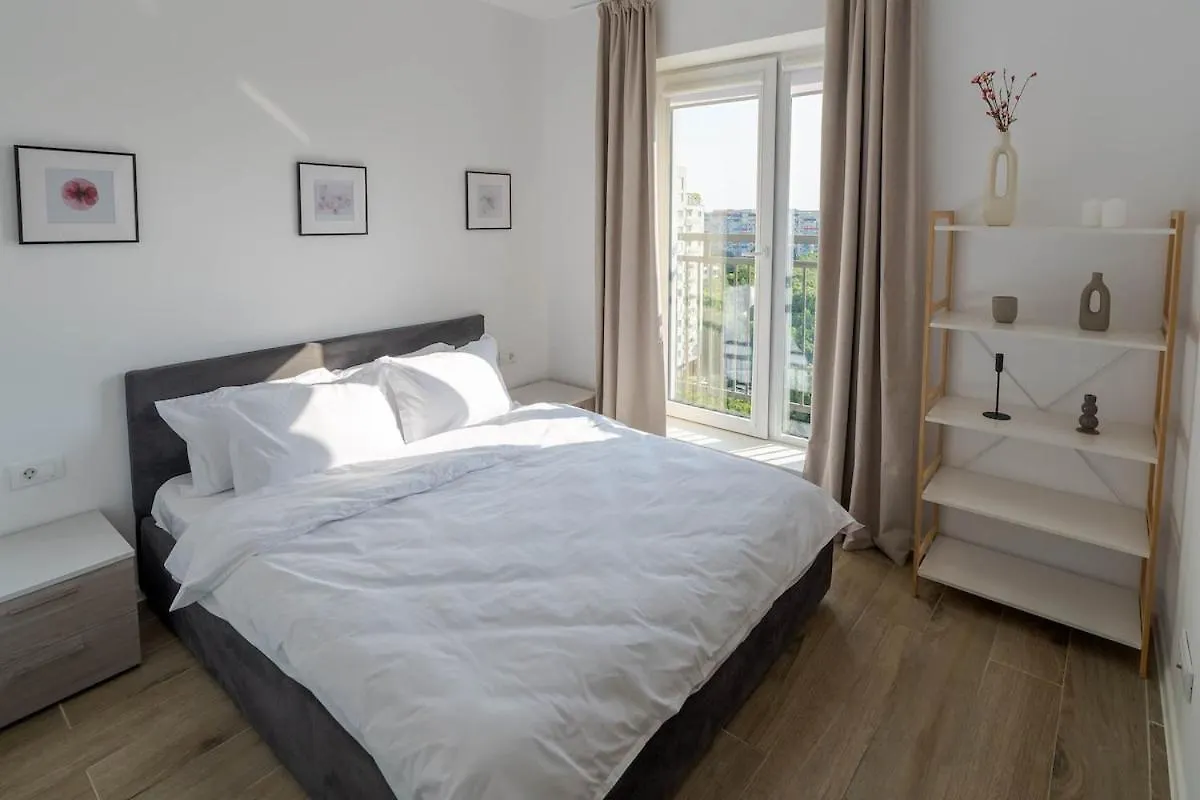 Downtown Apartment W Parkview&Balcony Vol 1 Boekarest