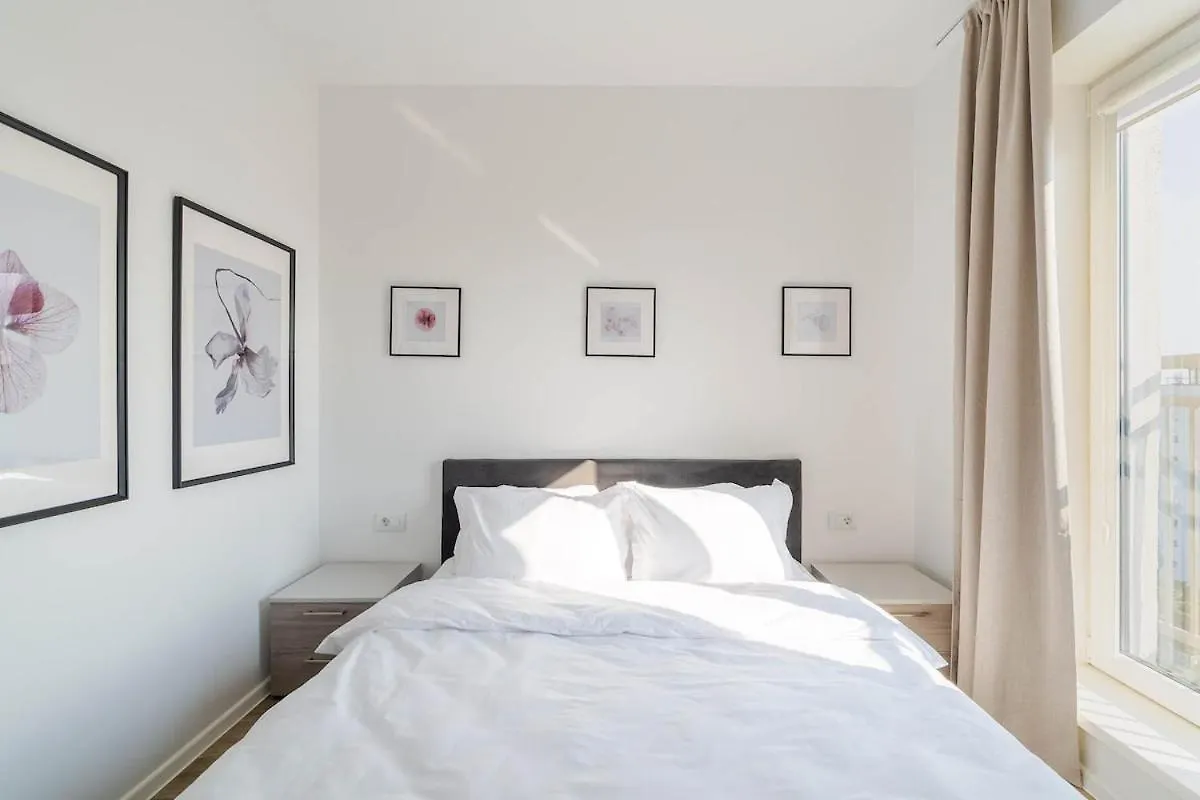 Downtown Apartment W Parkview&Balcony Vol 1 Boekarest